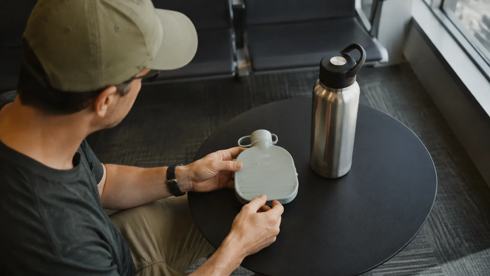 Collapsible Water Bottle vs Hard Bottle: Which One Actually Travels Better